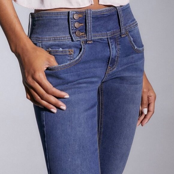 🦋 NWT 🌸 Urban Outfitters BDG Women's Y2K Tinted Denim Belted Flare Jeans 24 - Picture 3 of 4